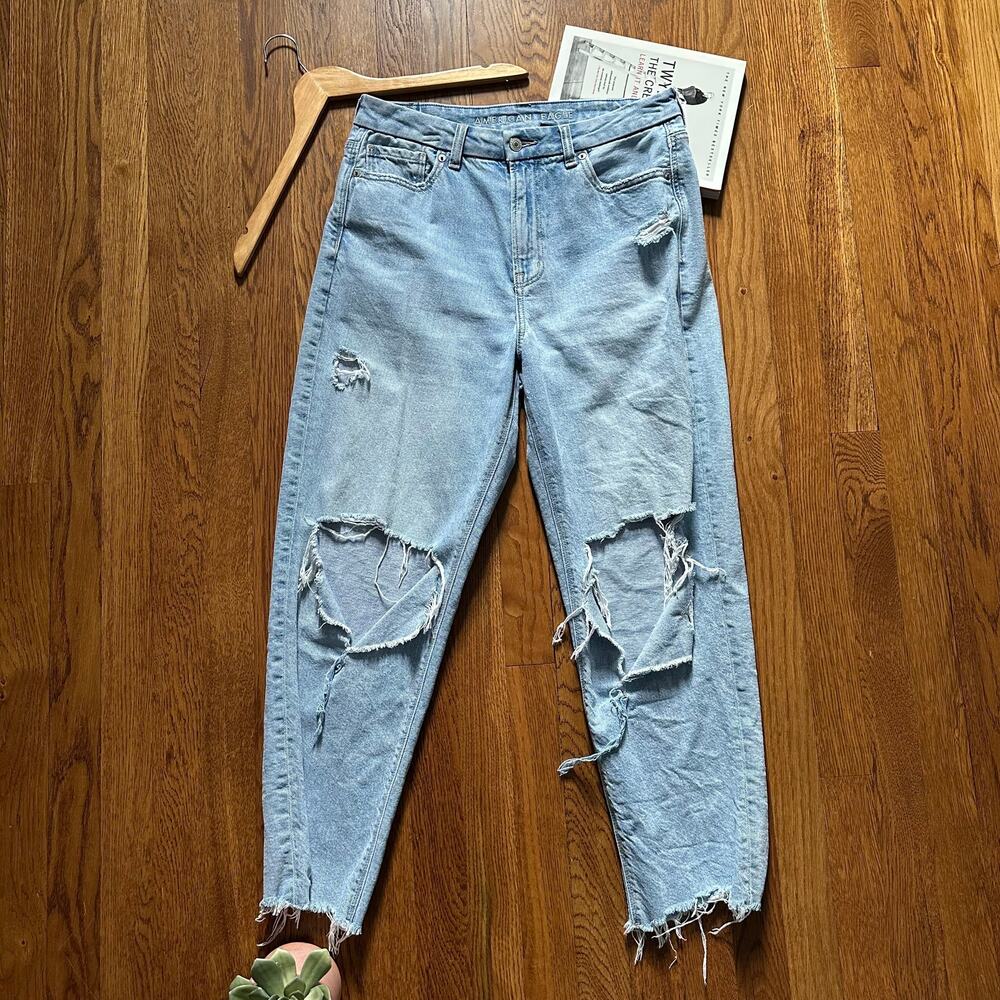 American Eagle Distressed Light Wash Curvy Mom Jean